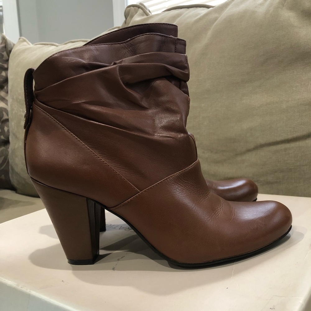 BCBG boots gently worn